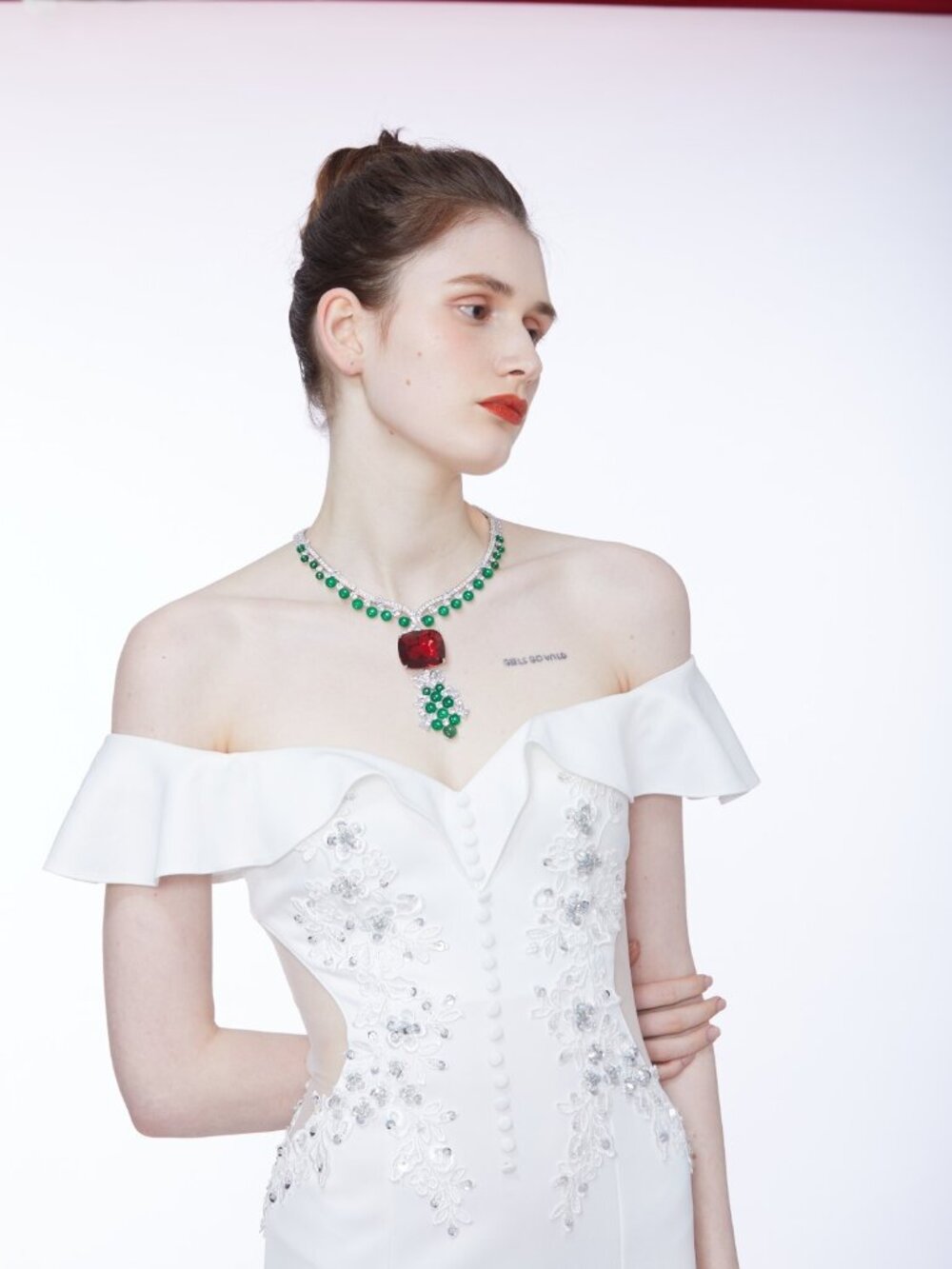 High-End Red Diamond - Style Beaded Evening Necklace